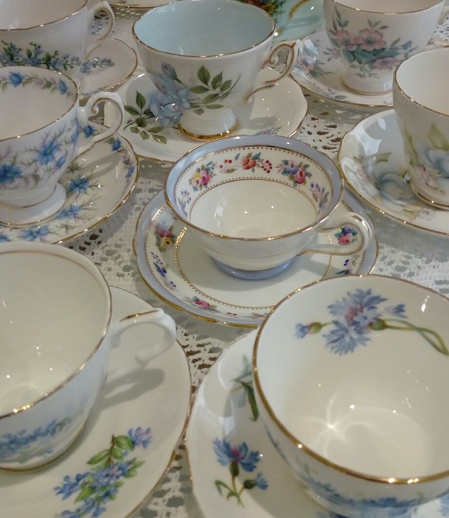 Gallery image 3 for Floral Vintage Crockery